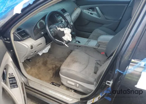 2010 Toyota Camry Base z USA, uszkodzony, nr VIN 4T1BF3EK1AU041181